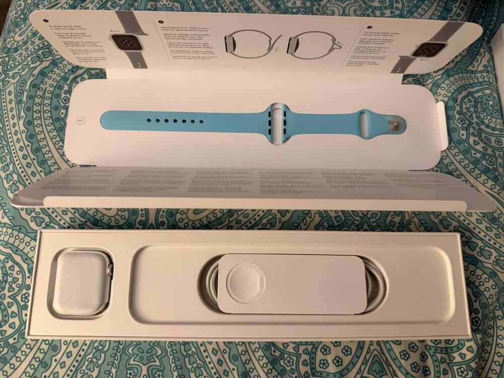 Apple Watch Series 6 Silver Aluminum Case 40 mm with Teal M/L Rubber Sport Band